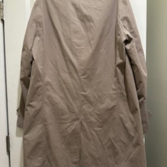 Tommy Hilfiger - Picture 3 of 3